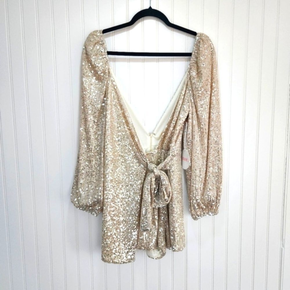 NEW LUXXEL Nude Silver Sequins Long Sleeve Wrap Romper size Small